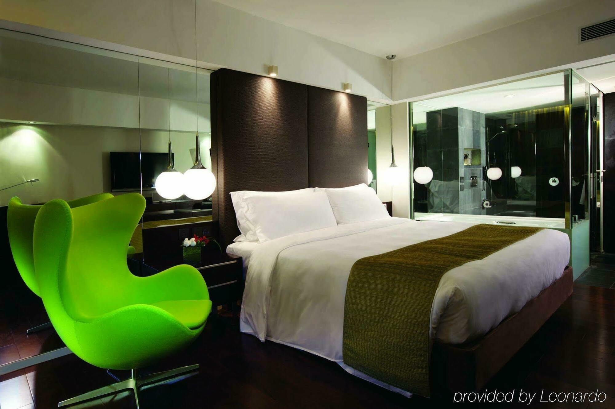 Hotel The Mira