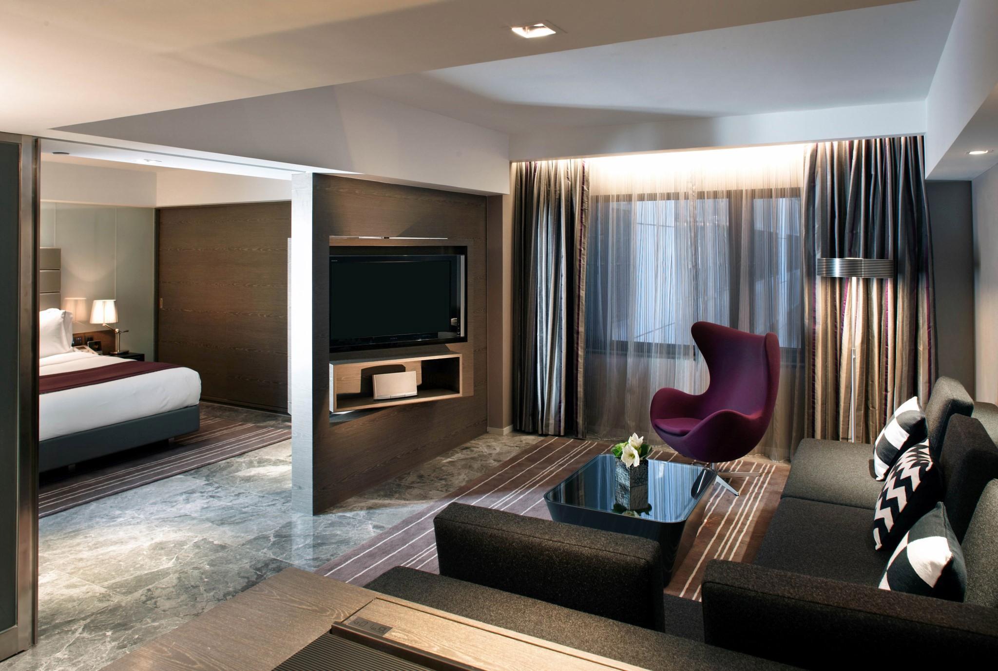 Hotel The Mira 5*