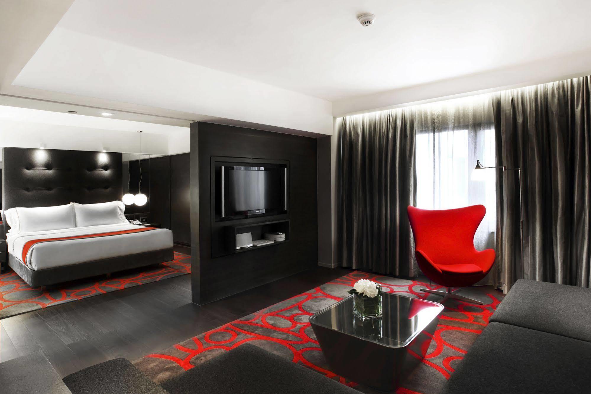 Hotel The Mira 5*